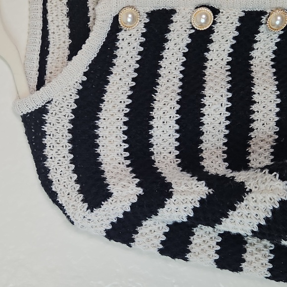 Chic Striped Black and White Cardigan - Picture 3 of 12